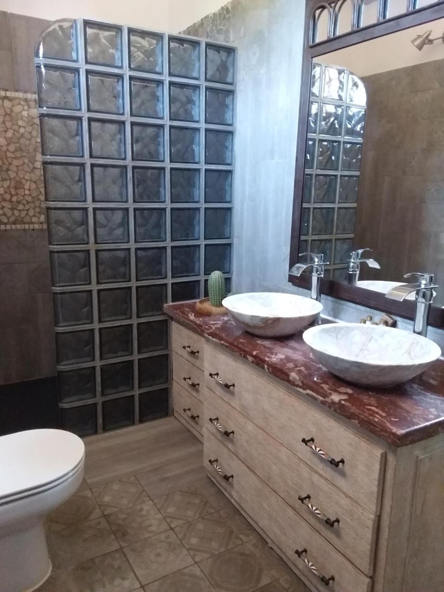 Chambre Pour 2 Personnes Avec Salle De Bain Privee Tourves Bagian luar foto